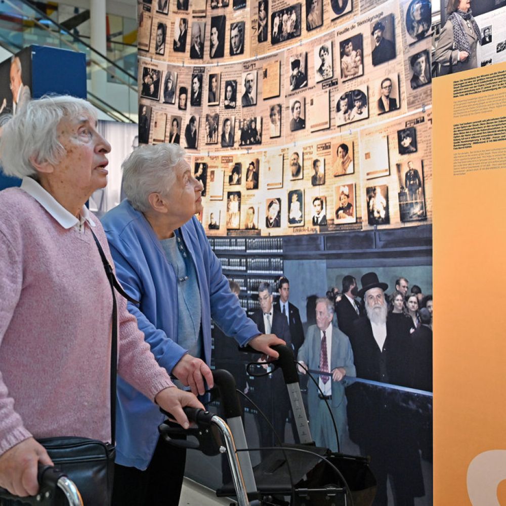 Hannover, Ausstellungseröffnung - 3098-Ni.jpg