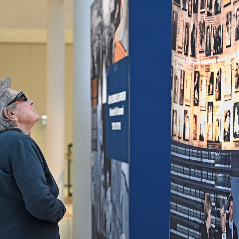 Hannover, Ausstellungseröffnung - 3108-Ni.jpg