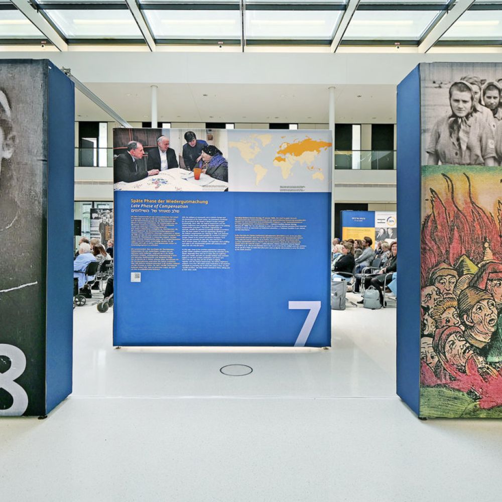 Hannover, Ausstellungseröffnung - 3736.jpg